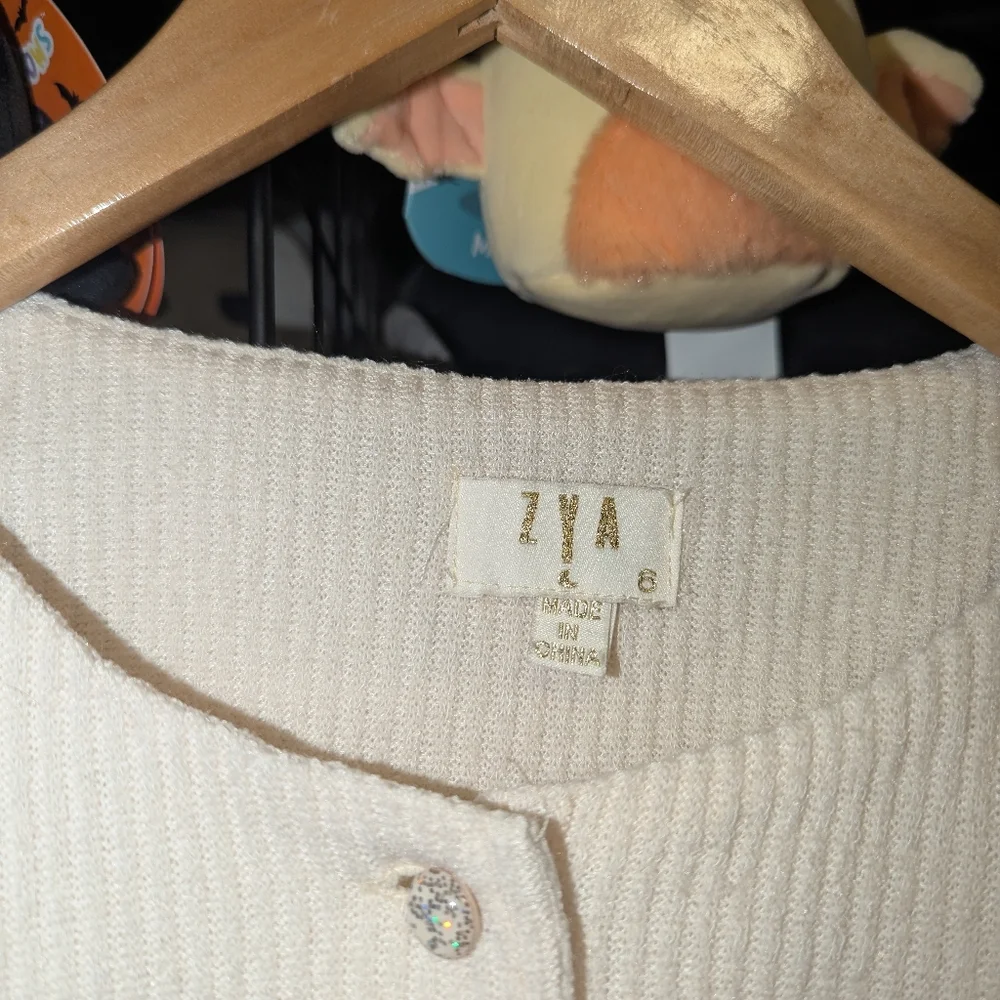 ZYA Cream Ribbed Cropped Button Cardigan - Picture 3 of 3